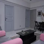Belle Helen - Bright Independent Apartment