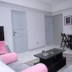 Belle Helen - Bright Independent Apartment