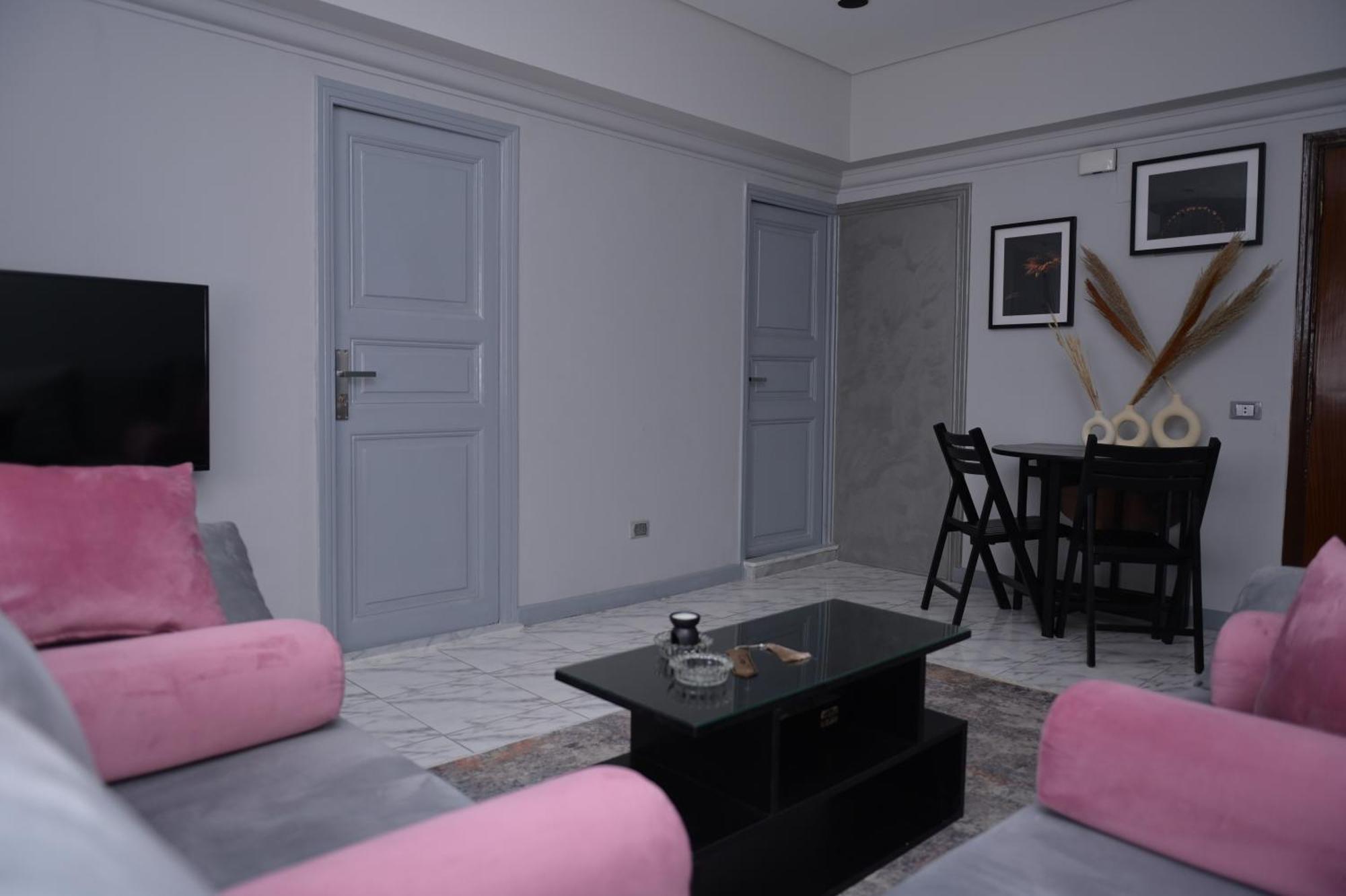 Belle Helen - Bright Independent Apartment Cairo