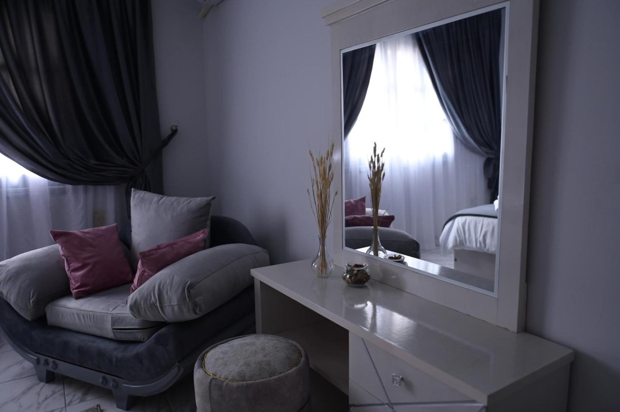 Belle Helen - Bright Independent Apartment *