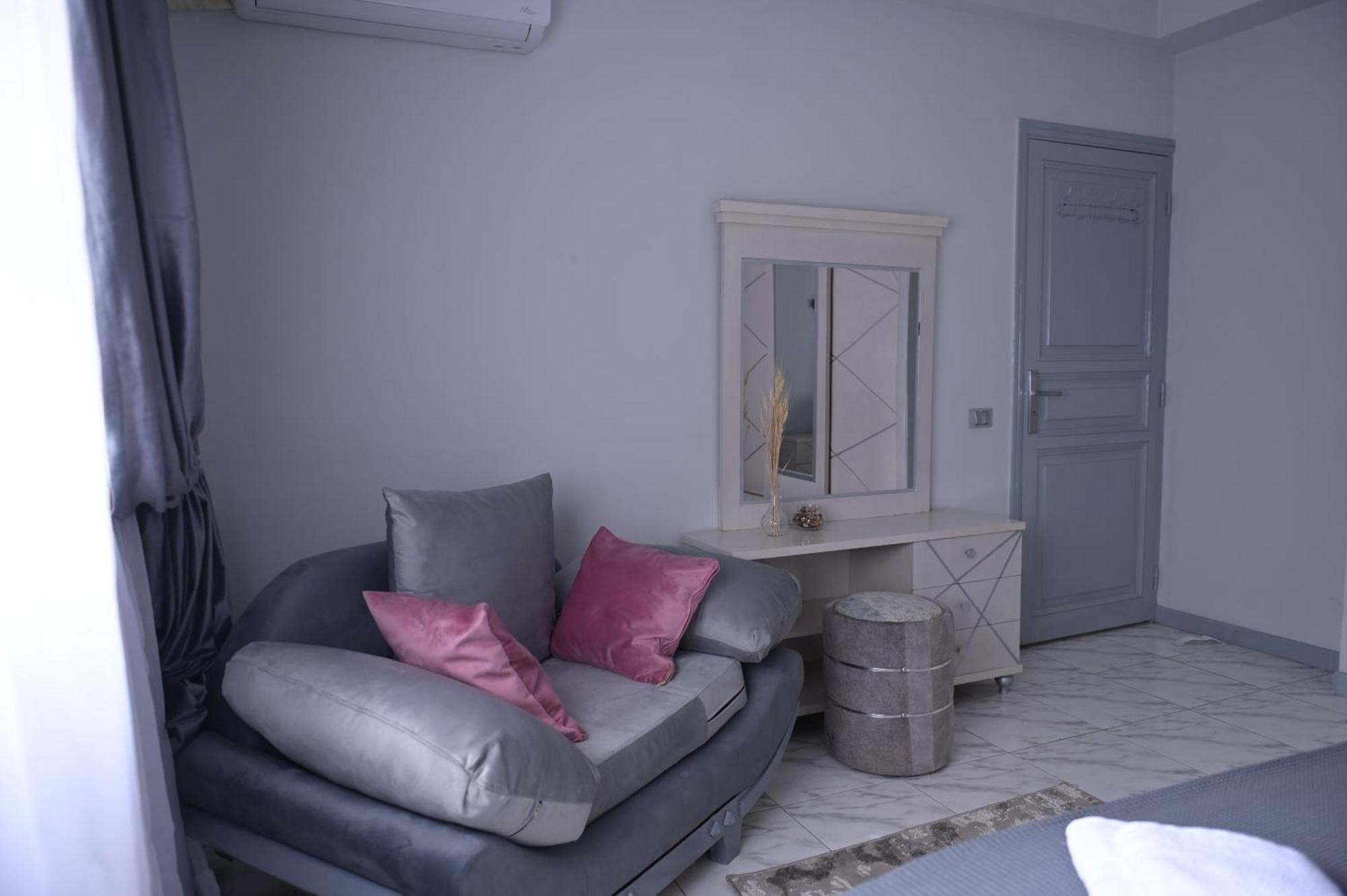Belle Helen - Bright Independent Apartment *